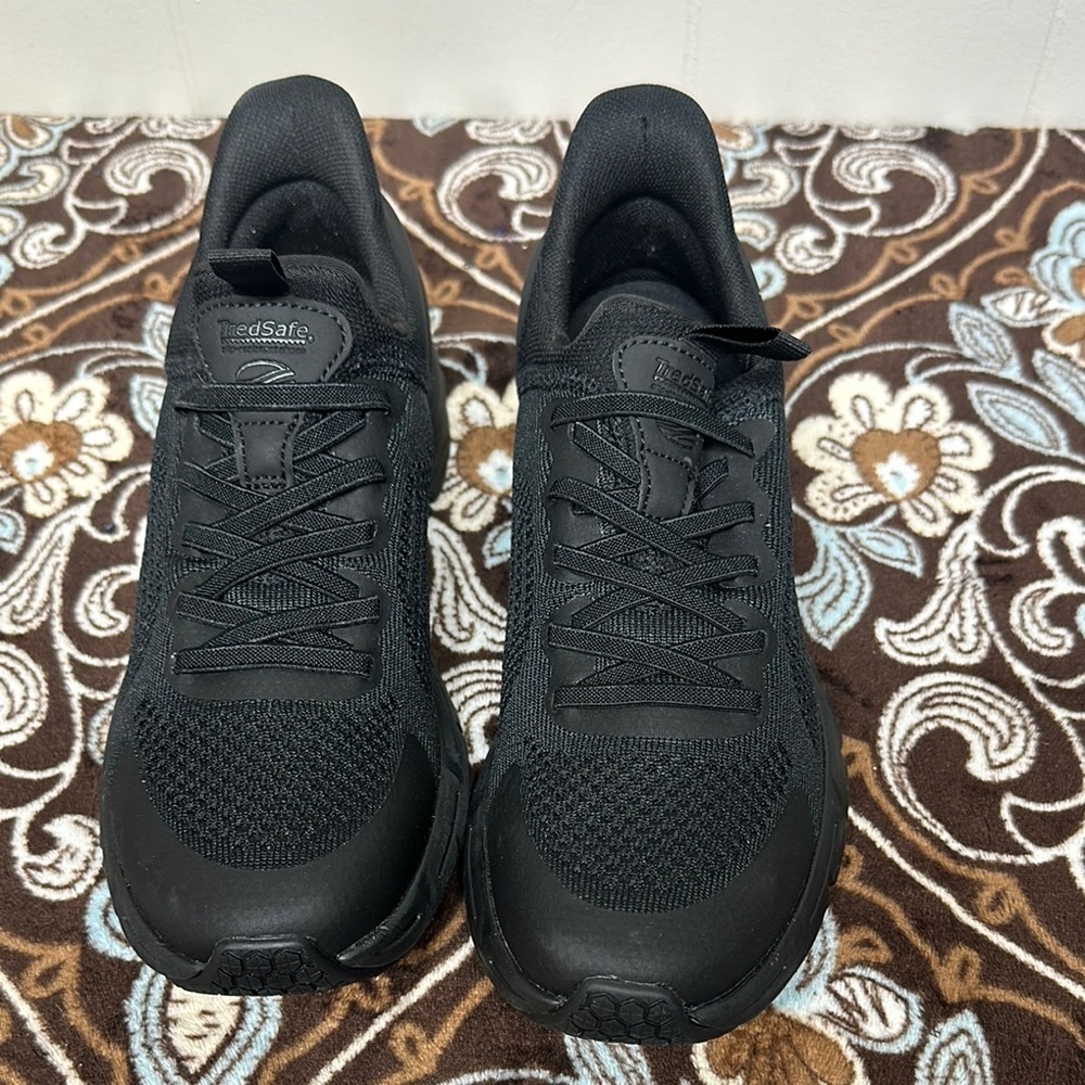 Tredsafe Sleek Black Athletic Shoes with Breathable Mesh Upper anti slip unisex
